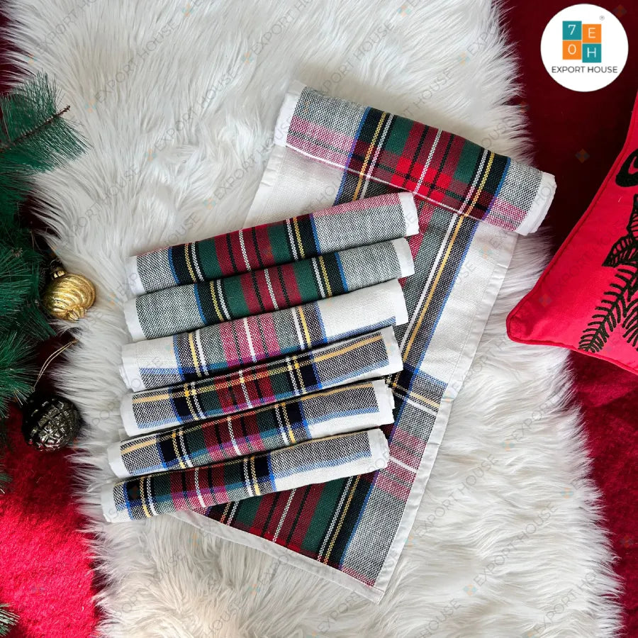 Christmas Themed Table Runner with Mats