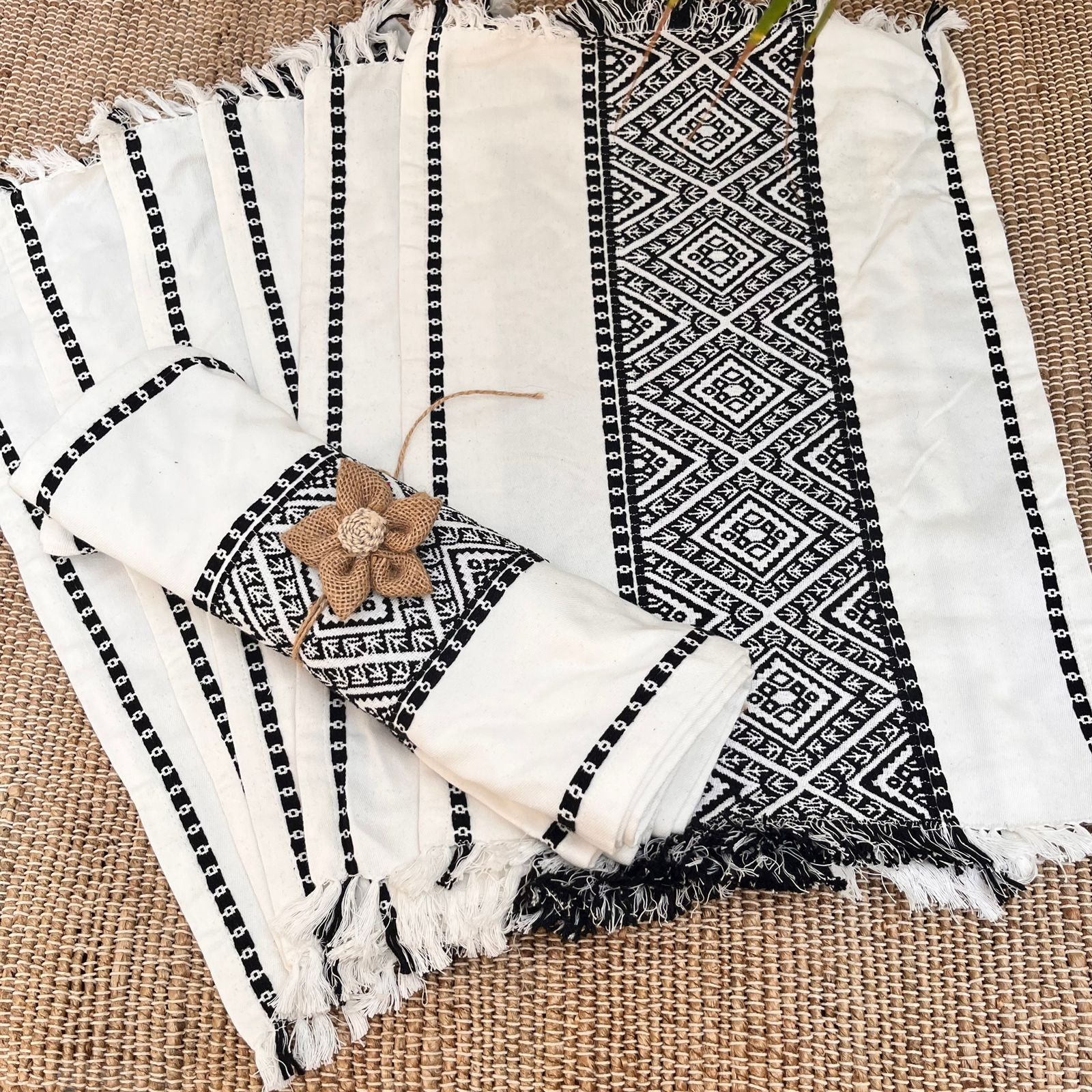 Table Runner with Mats