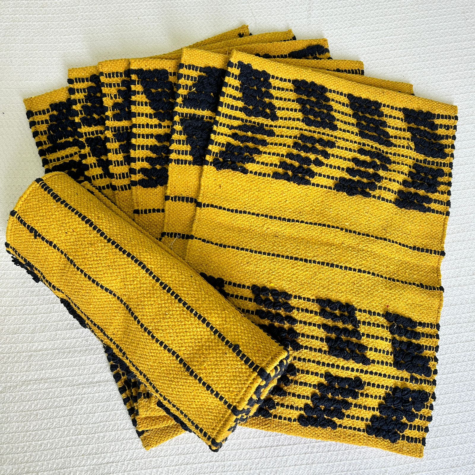 Table Runner with Mats