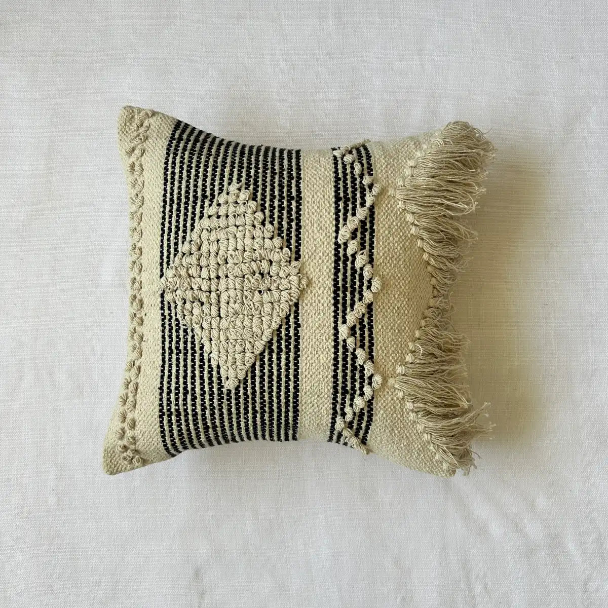 Our Premium 40x40cm Cotton Cushion Cover – Unique Bohemian Style for Chic Home Decor!