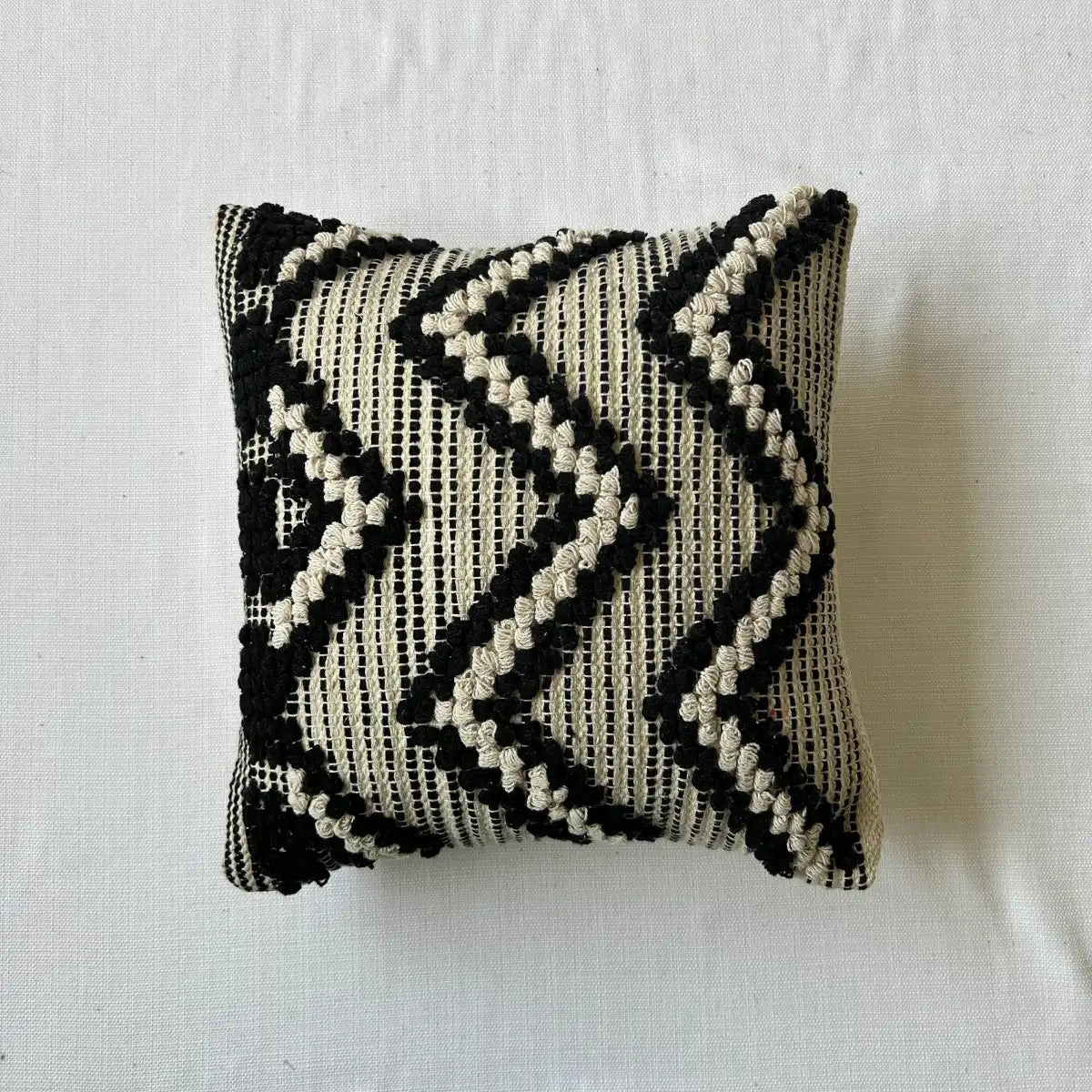 Zig Zag Monochrome - Premium Cushion Cover