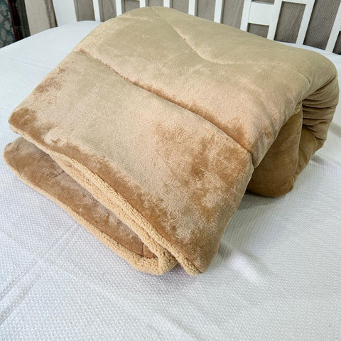 SHERPA/WARM QUILTS Size: 228cm X 241cm (90" X 95"), 139cm X 215cm (55" X 85") Material: Polyester in just Rs. 5000.00, (Sherpa/Warm Quilt by Export House )