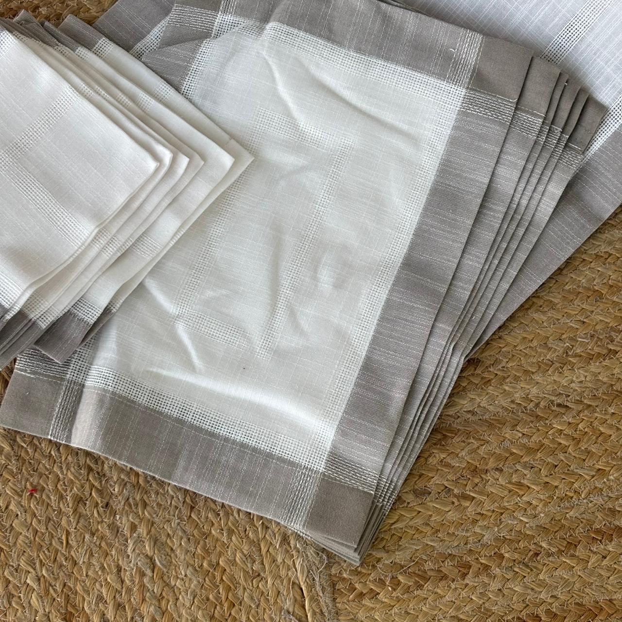 Table Runner with Mats