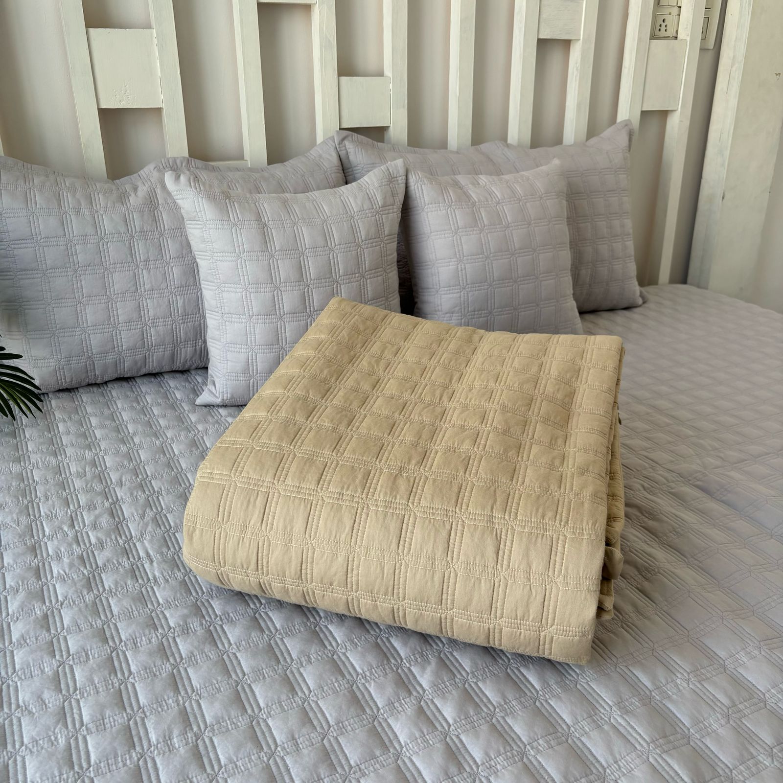 Quilted Premium Bedcover 254cm x 274cm (100" x 108")