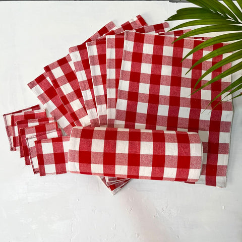Christmas Table Runner in just Rs. 1000.00, (Christmas Table runner with 6 Mats and 6 coaster by Export House )