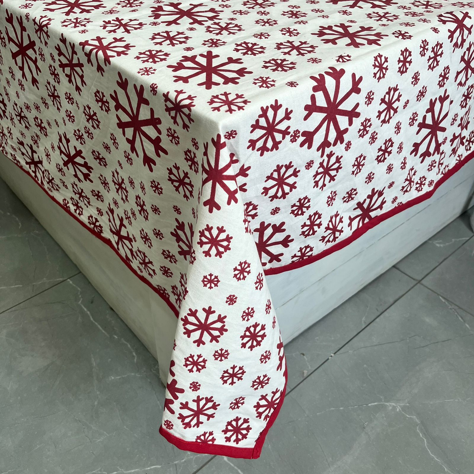 Christmas Themed Dining Sheet with size of Cotton