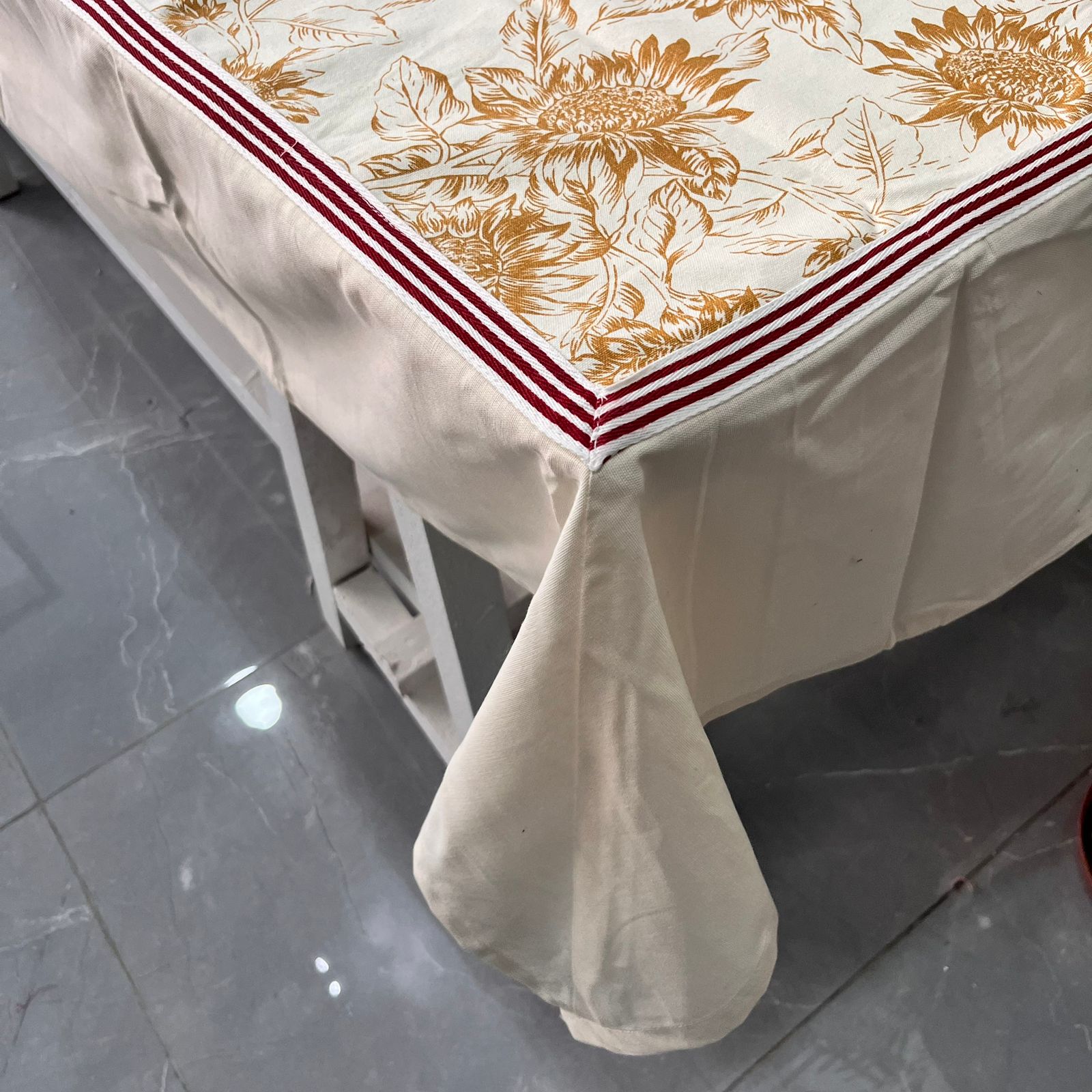 Dining Sheet with size of 152cm x 228cm (60" x 90")