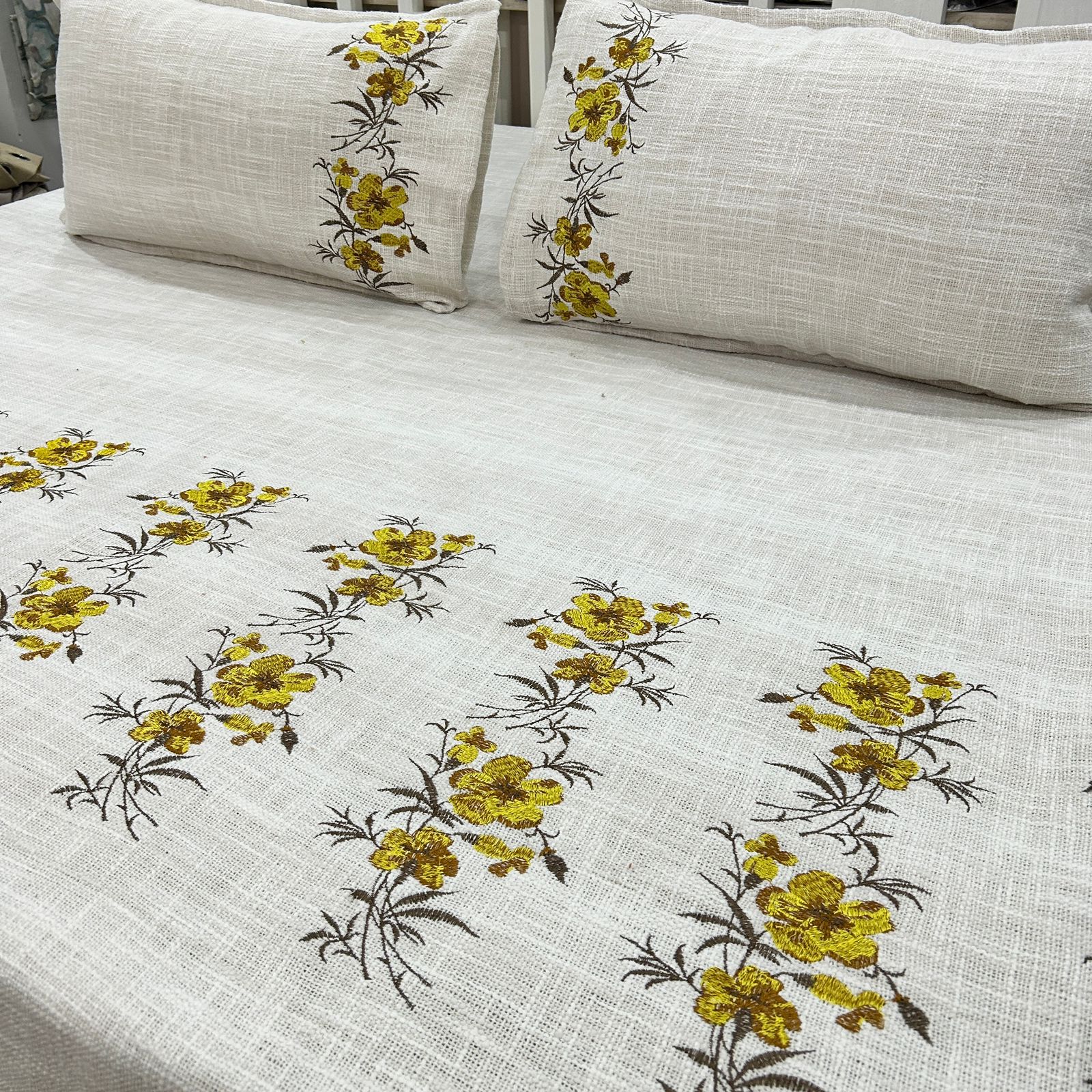 Slub Cotton Embroidered Embroidered Bed Cover, Size:254cm x 274cm (100" x 108")